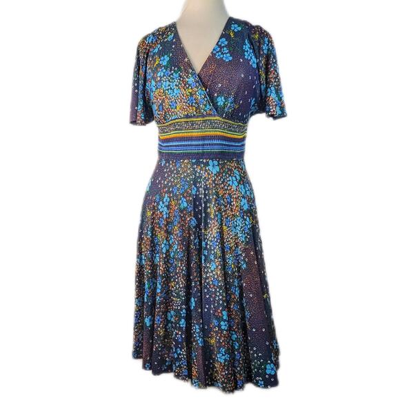 1970s flutter sleeve A-line vintage blue floral print jersey mini dress - Picture 7 of 8